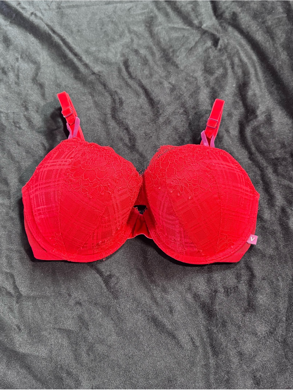 Victorias Secret - Red Lace Push-Up Bra